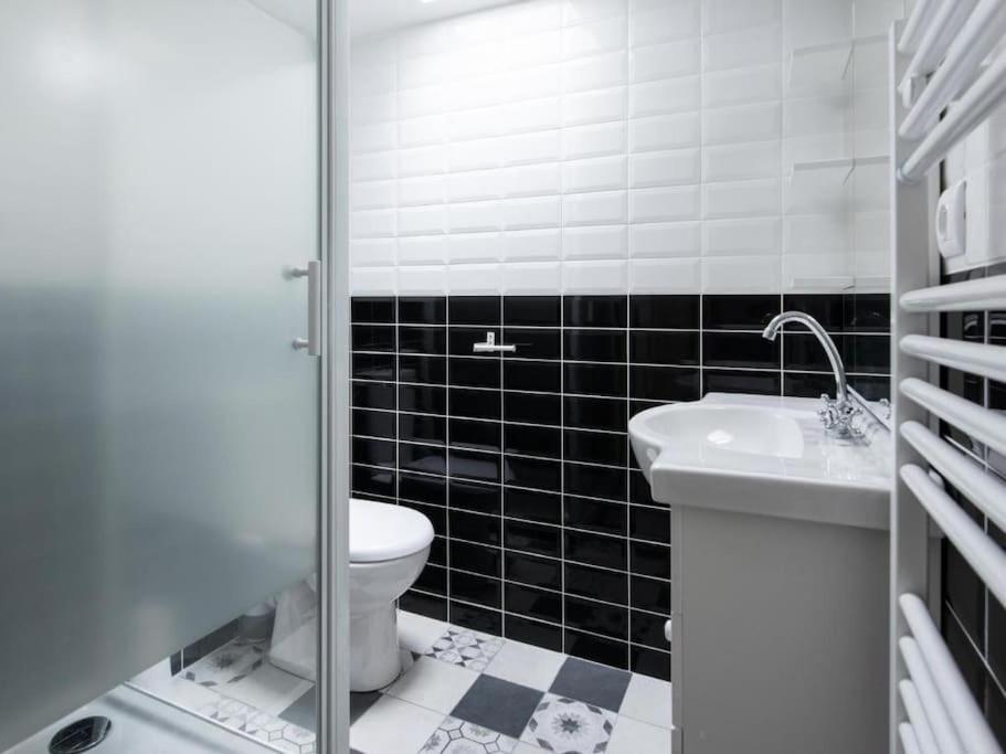 Le Paris Eiffel - Appartement Cosy En Plein Centre Bourgoin-Jallieu Exteriér fotografie