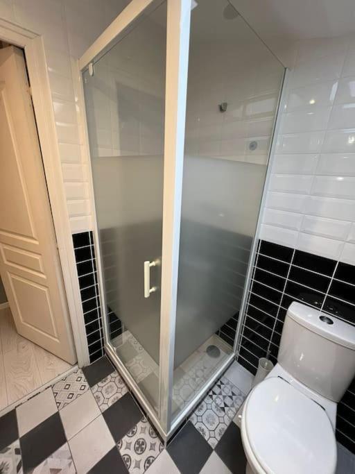 Le Paris Eiffel - Appartement Cosy En Plein Centre Bourgoin-Jallieu Exteriér fotografie